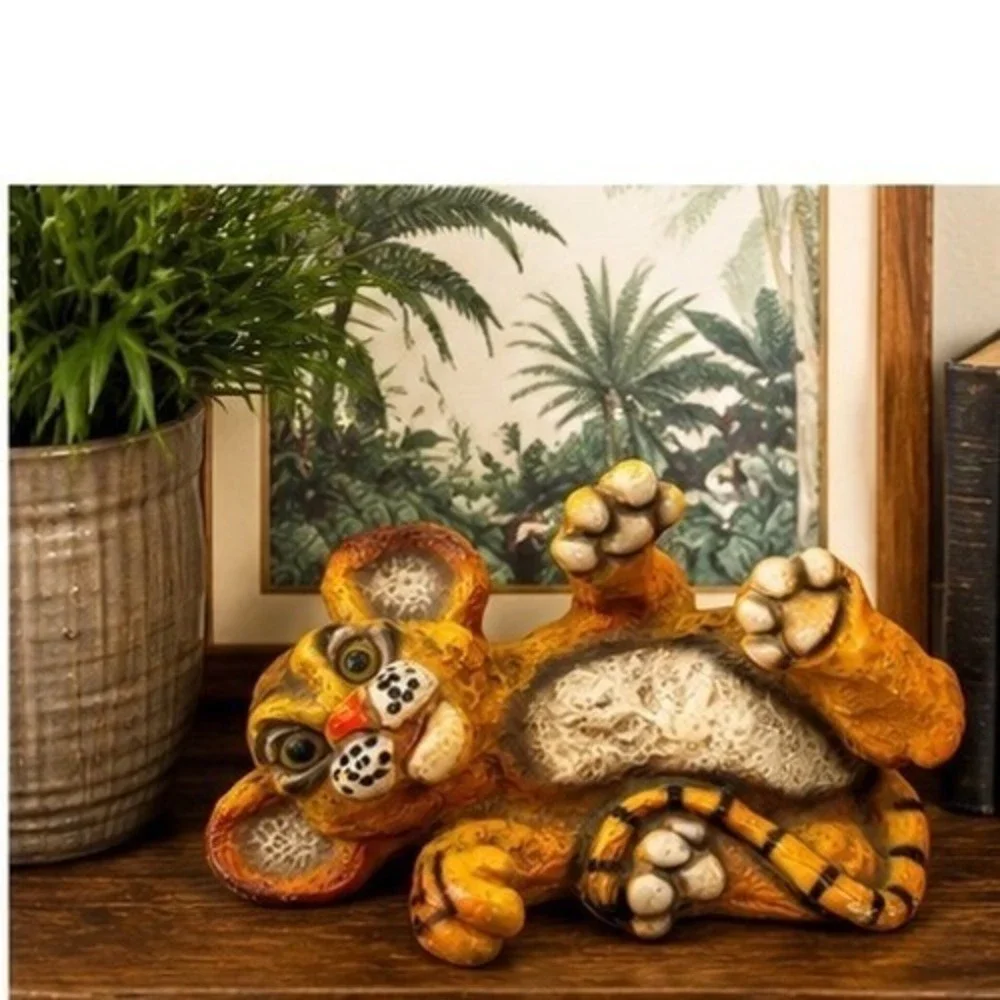 Vintage Large Resin Tiger Figurine – Retro Jungle Cat Décor -‎ not a toy